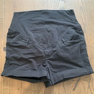 Thyme maternity black shorts. Size M.